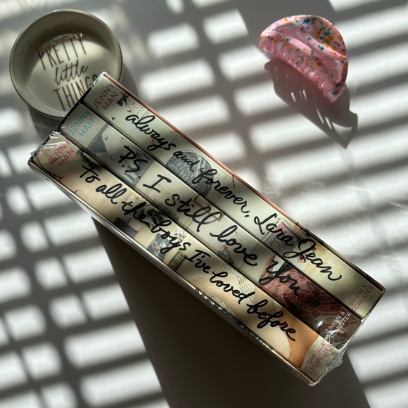 To All The Boys I've Loved Before Boxset - Picture 4 of 5